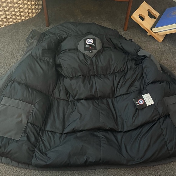Canada Goose Men’s Down Chateau Parka - Picture 5 of 16